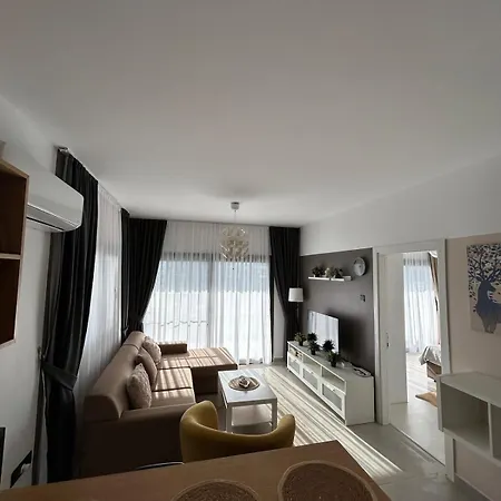 Pool And Sea View 1 Bed Spacious Apartman