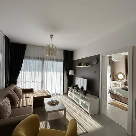 Pool And Sea View 1 Bed Spacious