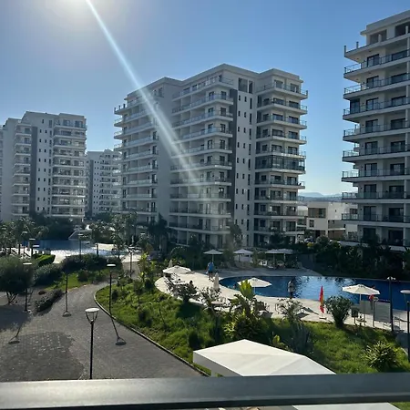Pool And Sea View 1 Bed Spacious Apartman Derínia